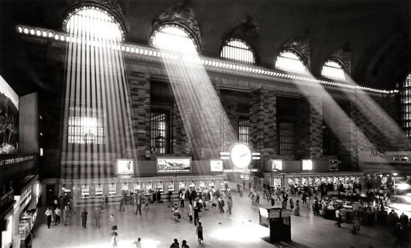 09/1959 - Light streams in through the windows of Grand Central Terminal